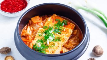 Căldura prea mare duce la dispariția kimchi. Cu ce probleme se confruntă bucătarii din Coreea de Sud