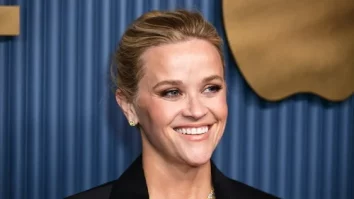 Reese Witherspoon și-a anunțat primul său roman, scris alături de Harlan Coben. Când va avea loc lansarea