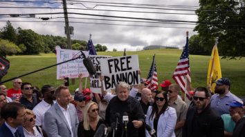 Steve Bannon a fost eliberat din închisoare cu o săptămâna înainte de alegerile din SUA. Bannon a fost director de campanie al lui Donald Trump în 2016