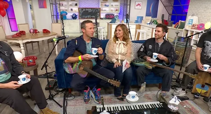 Coldplay promovează cel mai recent album cu o apariție inedită. Trupa fost prezentă la un canal de tele-shopping
