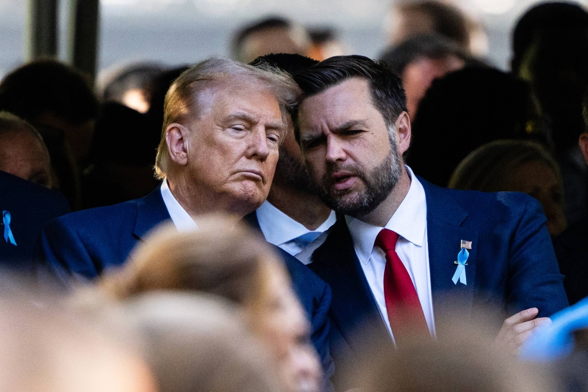 Hackerii chinezi ar fi încercat să acceseze telefoanele utilizate de Donald Trump și de JD Vance. Ce persoane au mai fost vizate