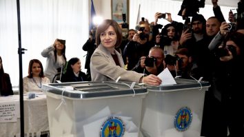 LIVE UPDATE. Alegeri prezidențiale în Republica Moldova și referendum pentru aderarea la UE. A început numărătoarea voturilor