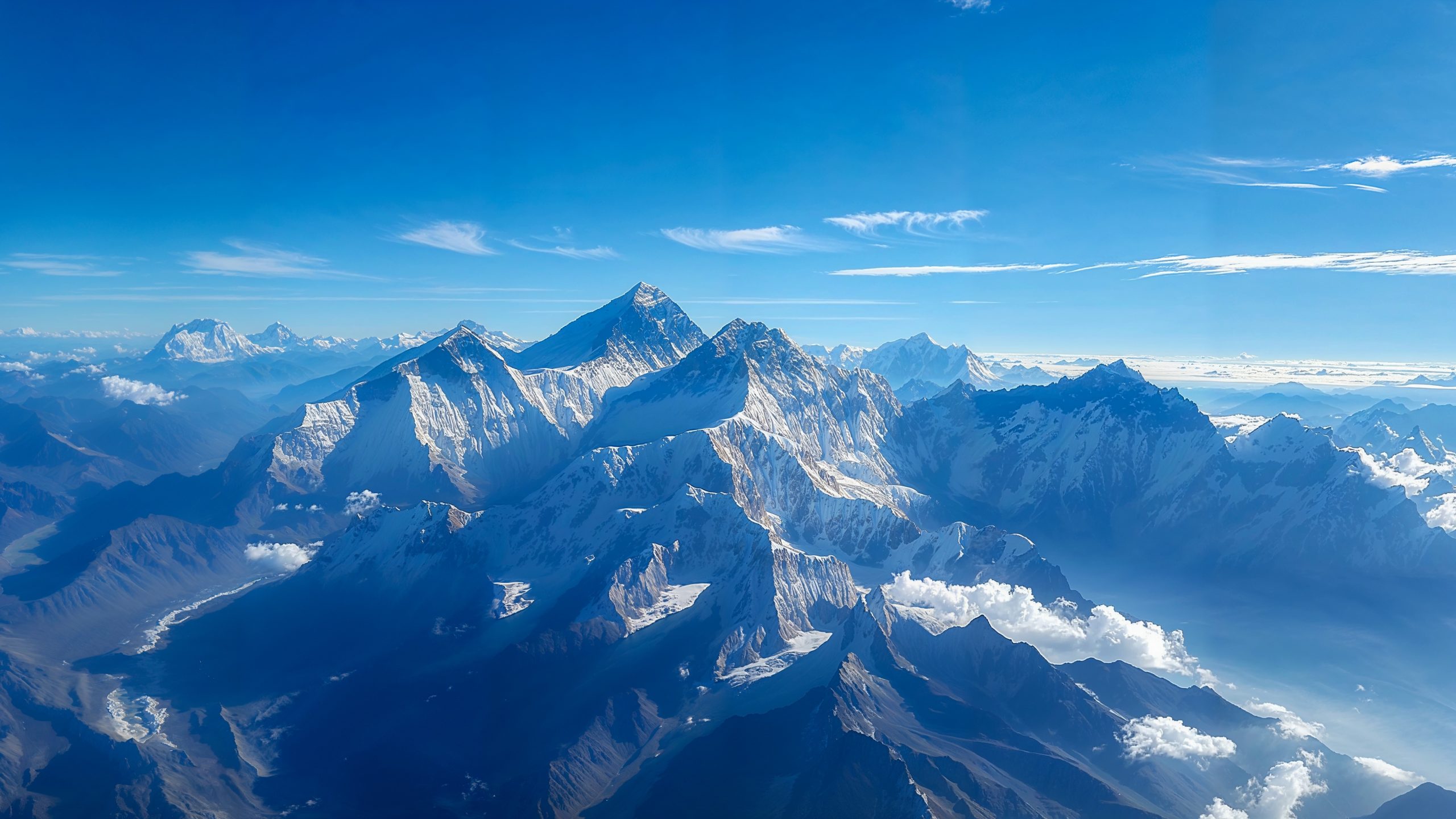 Încet, dar sigur. Vârful Everest se înalță cu 0,5 milimetri în fiecare an