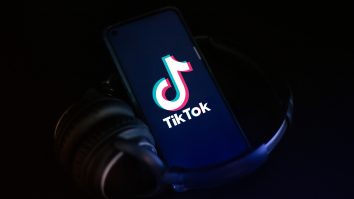 Conturile comune de TikTok devin motiv de ceartă la divorț. Tot mai mulți avocați se confruntă cu probleme în împărțirea acestora