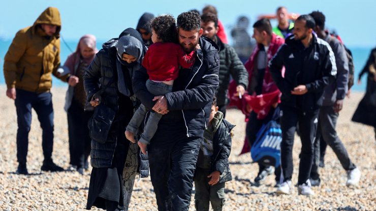 Noile date contrazic mitul crizei migranților ilegali în Europa. Numărul lor rămâne stabil