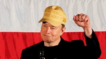 Elon Musk riscă să fie acuzat de sfidare a instanței. Miliardarul lipsește de la procesul de judecată în cazul premiilor de 1 milion de dolari