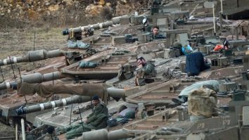 BBC: Tancurile și avioanele s-au pus în mișcare la frontiera dintre Israel și Liban. Câmpurile de la câțiva kilometri de graniță se golesc