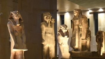 Marele Muzeu Egiptean se deschide parțial pentru public. Sunt expuse 100.000 de artefacte din Egiptul Antic