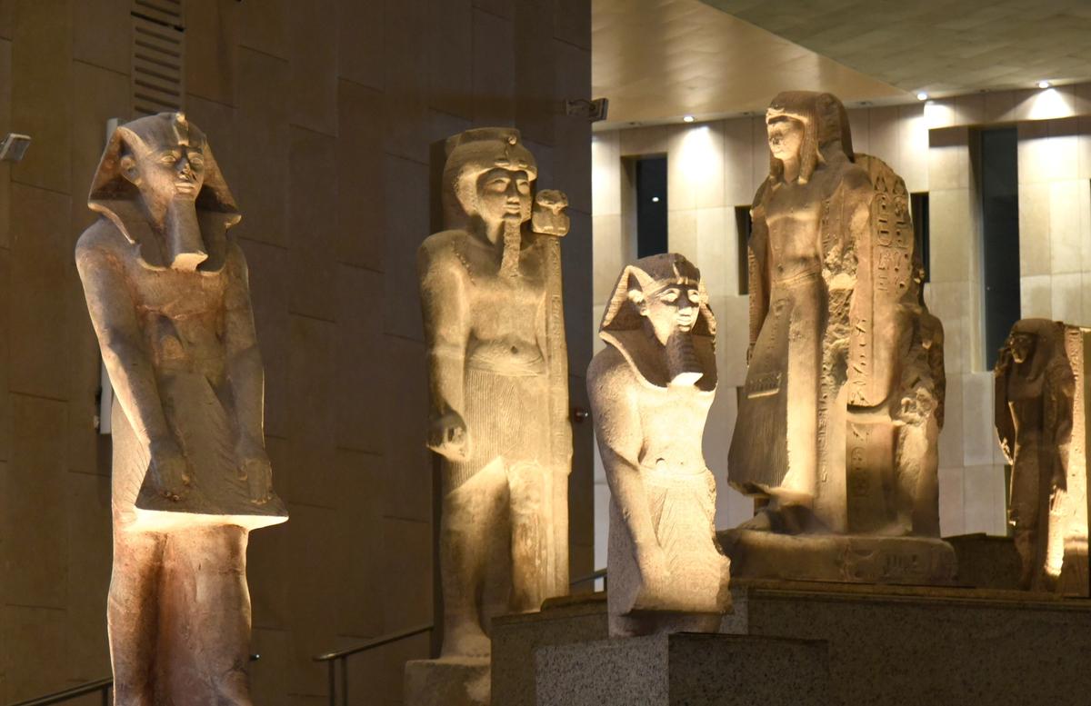 Marele Muzeu Egiptean se deschide parțial pentru public. Sunt expuse 100.000 de artefacte din Egiptul Antic