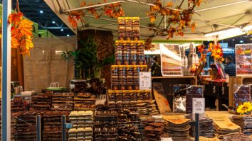 Unde mergi azi? Până duminică, la Paris are loc Salon du Chocolat. Poți gusta ciocolată de la 500 de producători din 60 de țări