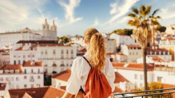 Portugalia devine paradis fiscal pentru tinerii sub 35 de ani. Ei vor fi scutiți de taxe în primul an de muncă