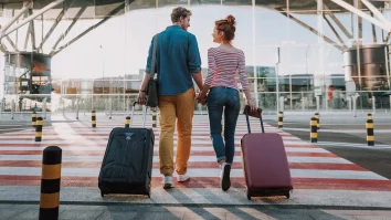 Tinerii români aleg Occidentul. Peste jumătate dintre românii sub 30 de ani vor să părăsească țara