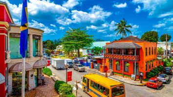 Mai sunt patru zile până la vacanță și nu știi unde să îți duci copilul? HelloSafe a realizat topul celor mai bune destinații