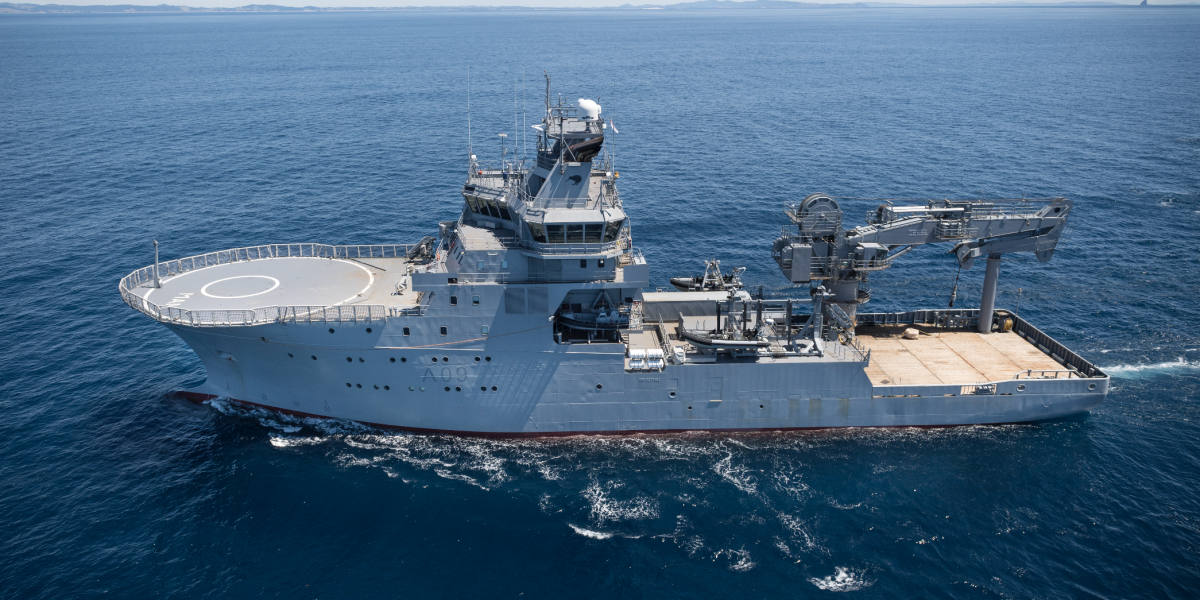 Marina Regală a Noii Zeelande pierde prima navă pe mare de la al Doilea Război Mondial