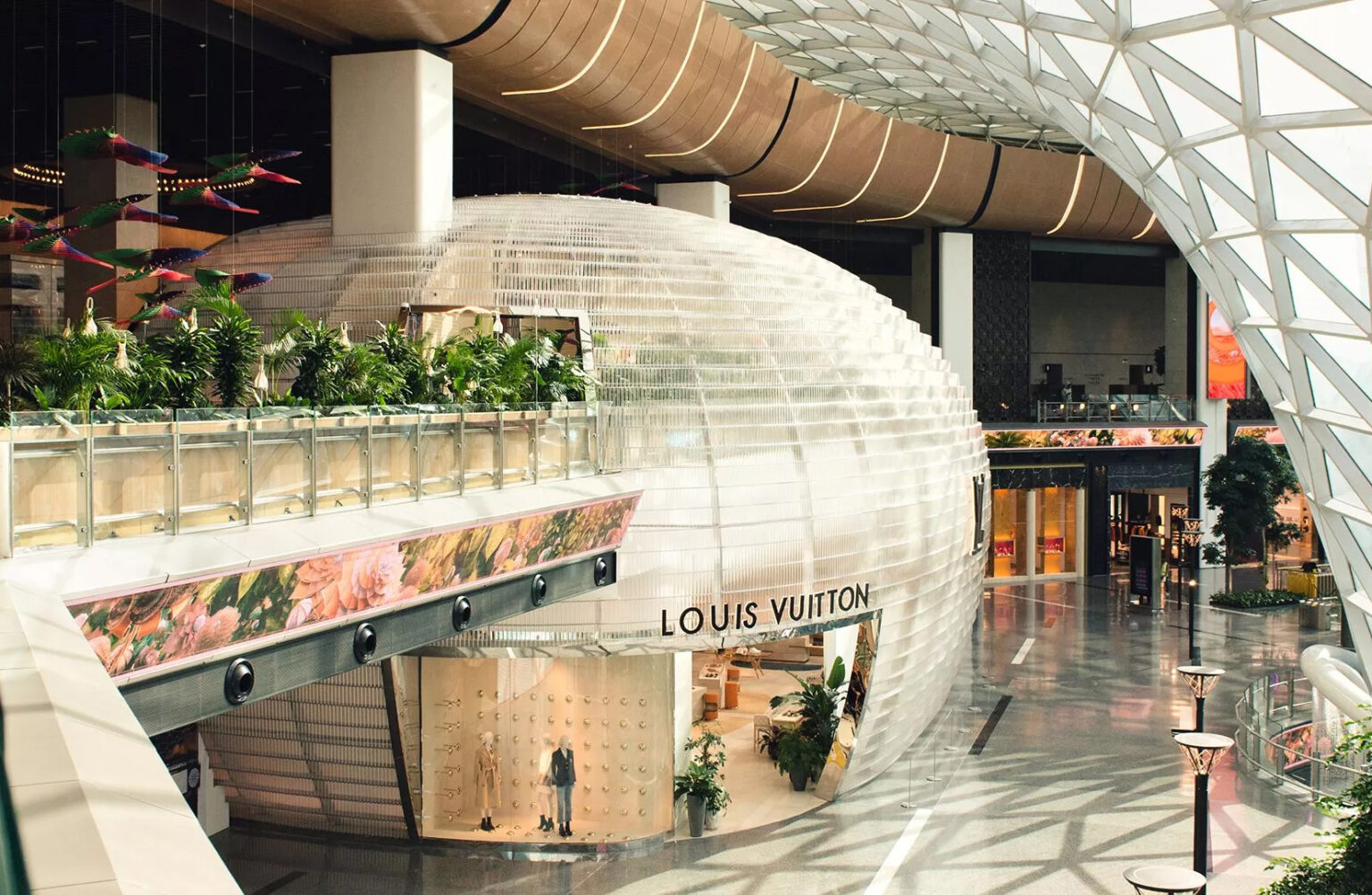 Louis Vuitton a deschis o nouă cafenea de lux în colaborare cu bucătarul Cyril Lignac, la Terminalul 2 al Aeroportului Heathrow din Londra