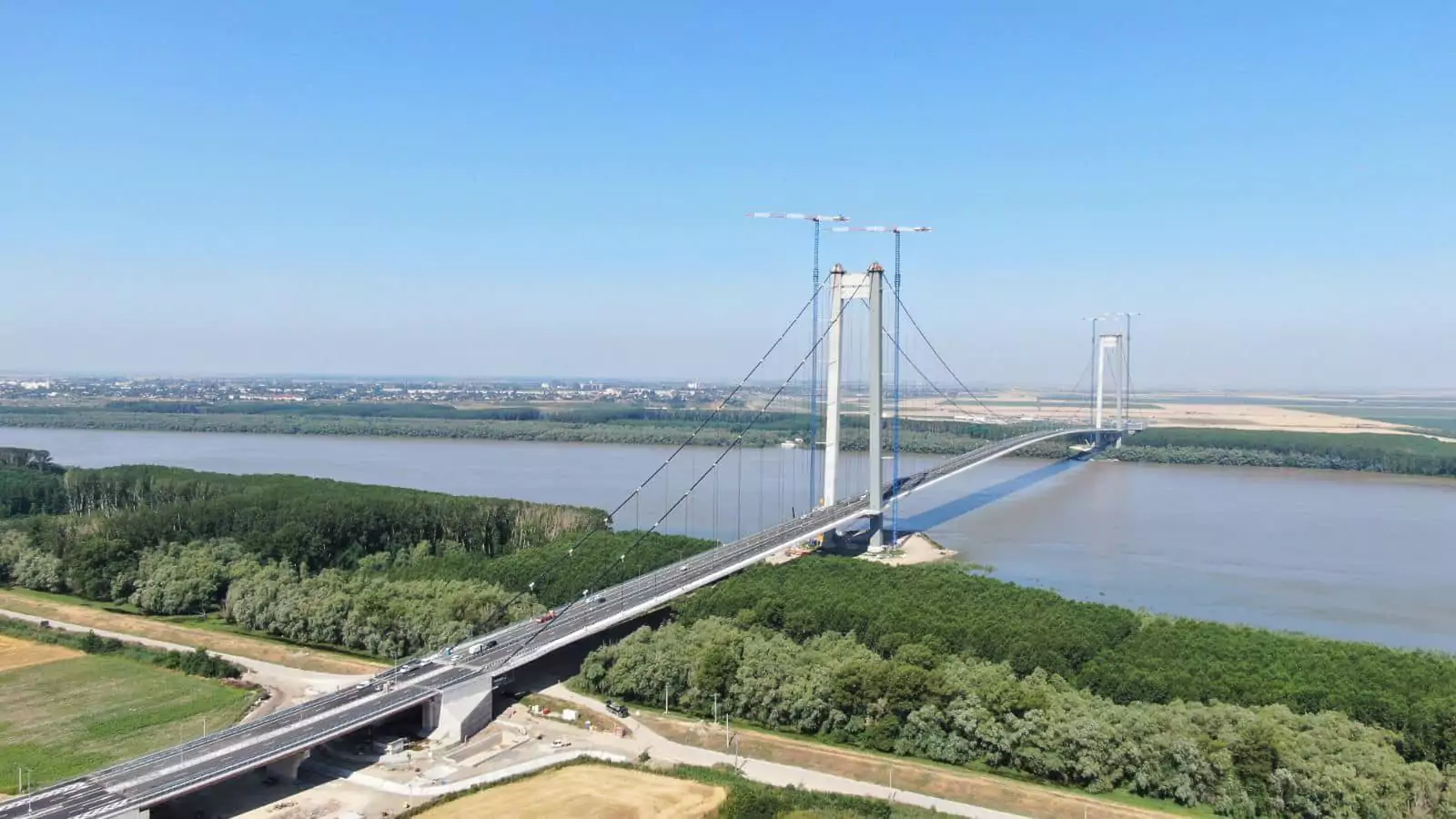 Podul de la Brăila – CNAIR anunţă că primul strat de mixtură bituminoasă se aşterne pe 8 octombrie