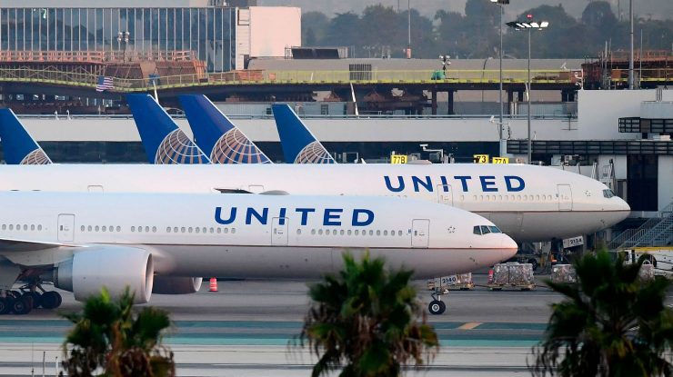 Companiile aviatice din America sunt obligate acum să le plătească pasagerilor despăgubiri imediat după ce un zbor e anulat sau amânat