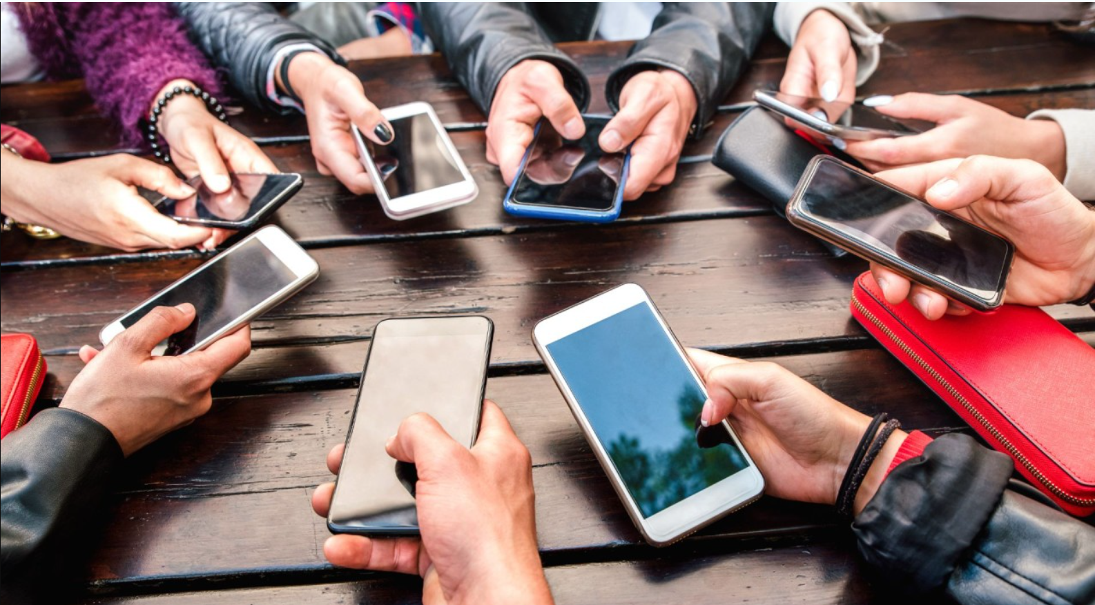 STUDIU. Știi dacă ai Nomofobie? Află cum scapi de dependența de smartphone