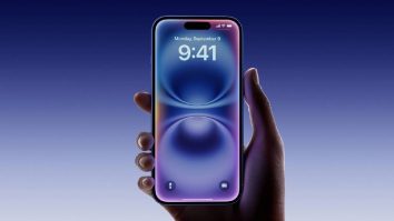 iPhone 16 a venit cu probleme. Mai mulți utilizatori se plâng că telefoanele se restartează singure