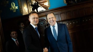 Ministrul de externe al Ungariei se întâlnește cu Lavrov la Minsk. Szijjártó: „Ungaria negociază cu cine dorește”