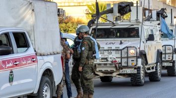 Armata israeliană a tras „în mod repetat” asupra sediului UNIFIL din sudul Libanului. Doi membri ai forței de menținere a păcii sunt răniți