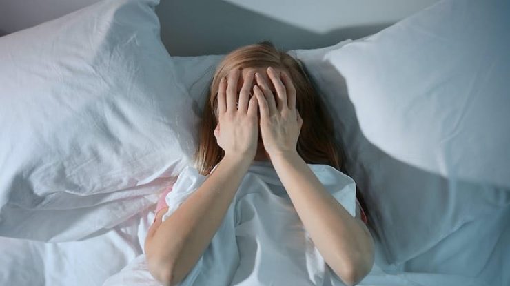 Somnul este unul din pilonii sănătății mintale. De ce „Noaptea e un sfeșnic bun” este adevărat