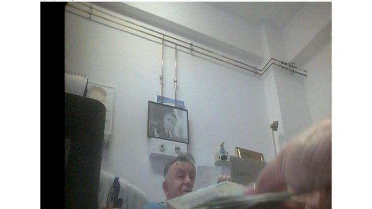 Imagini cu Nelu Tătaru în timp ce ia mită. Fostul ministru al Sănătăţii este acuzat de 57 de acte de corupţie