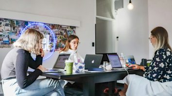 (P) Avantajele de a vinde în marketplace- de la promovare la vânzări sporite – pentru un antreprenor la început de drum