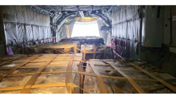 Un transport cu ajutoare umanitare oferite de România populației civile a plecat în această dimineață spre Liban