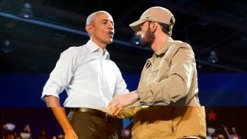 VIDEO. Eminem l-a invitat în scenă pe Barack Obama la mitingul Kamalei Harris din Detroit
