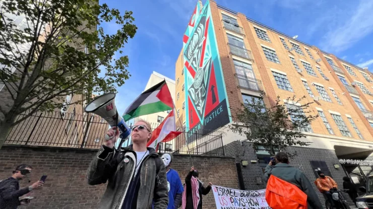 Vizita ambasadorului SUA în Londra a fost întreruptă de un protest pro-Palestina