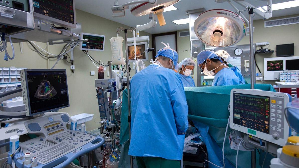 Paris-Beijing în 130 de milisecunde: Un chirurg a operat un pacient aflat la 9.000 km distanță