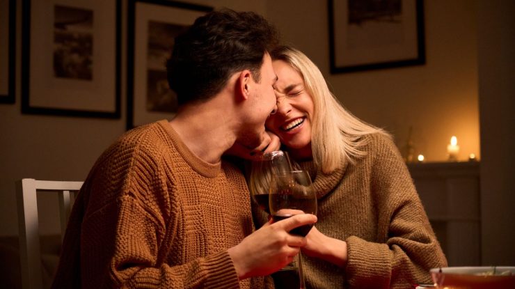 Tinerii din generația Z caută dragostea după metode vechi. Ce este MariTinder și cum poți foma un cuplu pe Instagram