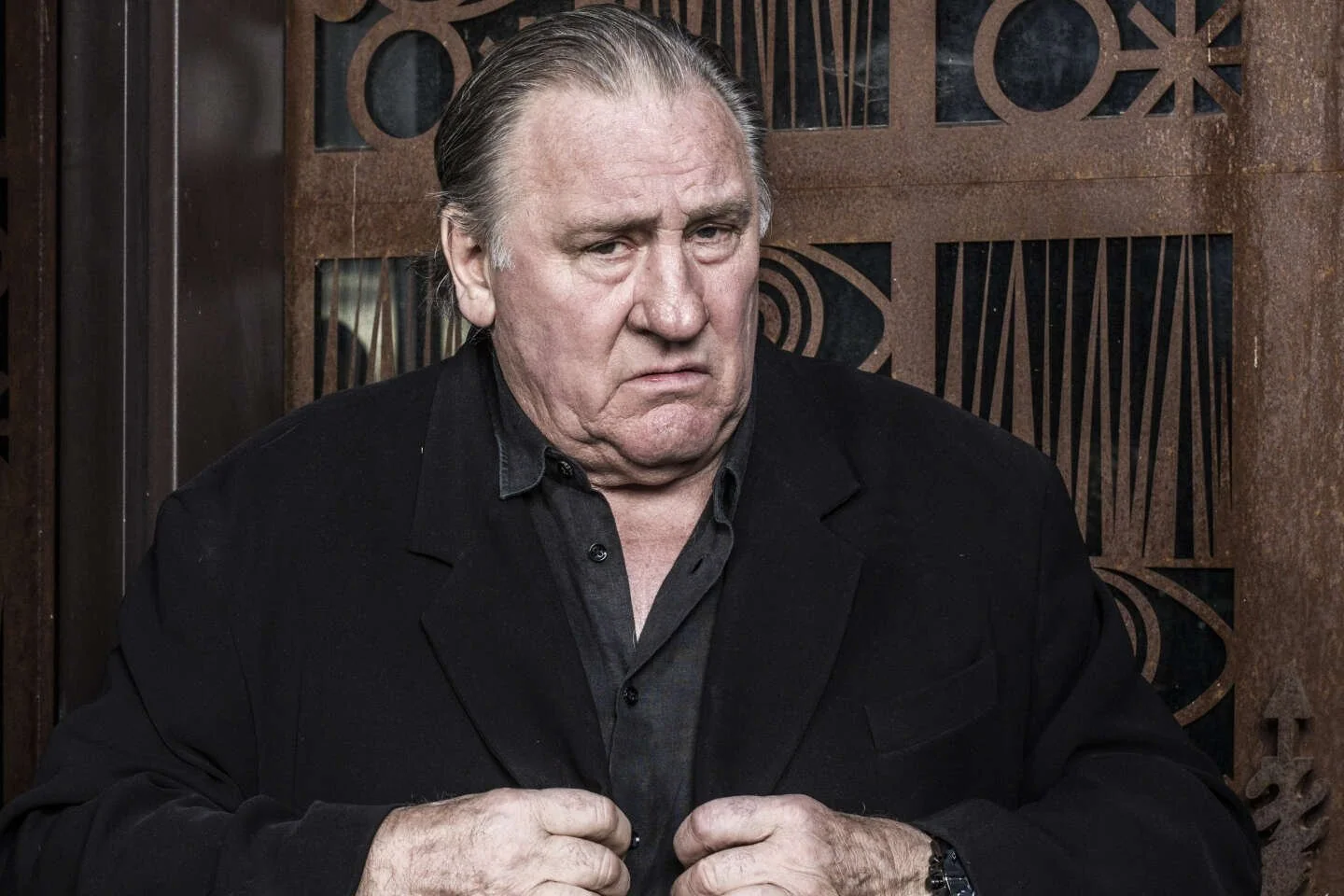 Procesul lui Gerard Depardieu va începe astăzi la Paris. Actorul este acuzat de agresarea sexuală a două femei