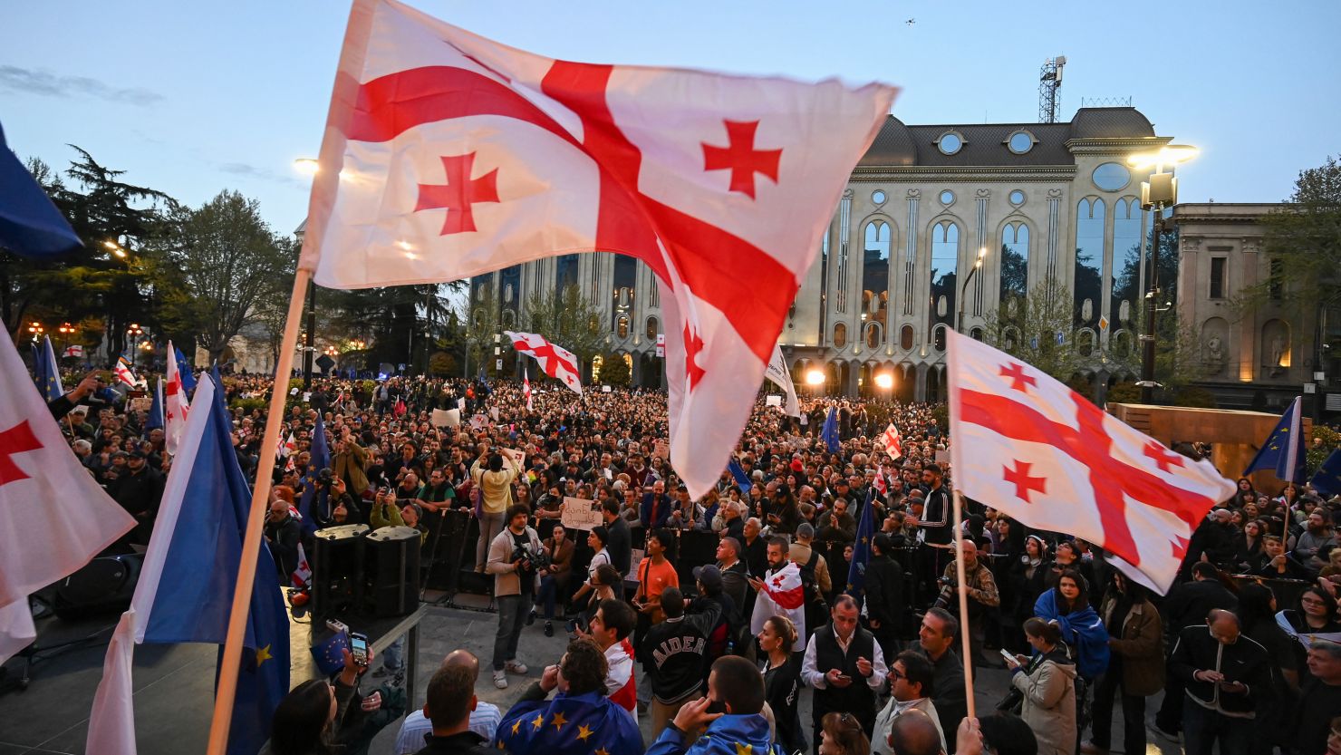 Rezultatele oficiale din Georgia sunt „imposibile statistic”, conform sondajelor. Opoziția îndeamnă țara la proteste