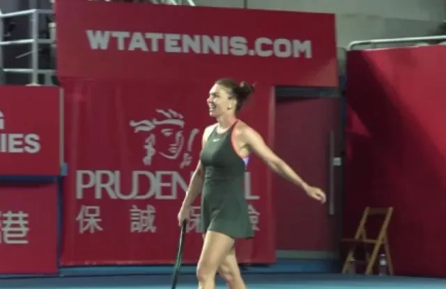 Simona Halep a revenit cu o victorie după o pauză de patru luni şi jumătate. Românca ce a învins-o pe Arina Rodionova