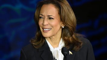 Kamala Harris iese la atac cu doar câteva ore înainte de dezbaterea Walz-Vance: Vârsta lui Trump și extremismul lui Vance sunt ținte în noua reclamă