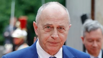 Mircea Geoană şi-a depus candidatura pentru alegerile prezidenţiale la Biroul Electoral Central