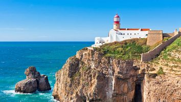 Coasta sălbatică a Algarveului, Sagres, oferă aventuri și farmec în vestul Portugaliei