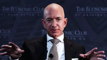 Bezos se confruntă cu critici după ce executivii de la Washington Post s-au întâlnit cu Trump