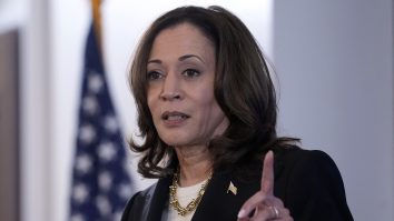 Kamala Harris îl acuză pe Donald Trump de „lipsă de transparență”, după ce acesta a refuzat să își publice dosarul medical