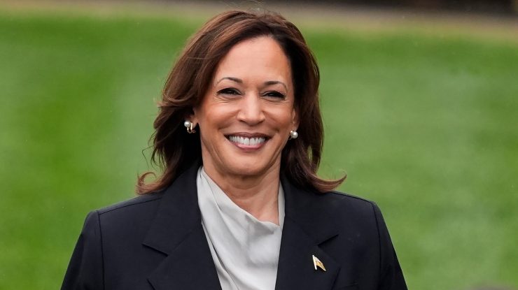 Kamala Harris a declarat că echipa sa este pregătită să îl conteste pe Trump dacă acesta încearcă să își declare prematur victoria în cursă