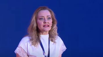 Elena Lasconi nu se lasă și îi răspunde ironic lui Ciucă: „Bună ziua, România! Şi azi candidez la Preşedinţia României”