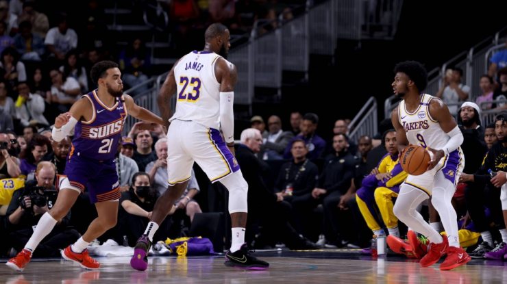 LeBron James și Bronny James fac istorie. Aceștia sunt primul duo tată-fiu care joacă împreună în aceeași echipă în NBA