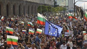 Proteste izbucnesc în Bulgaria după acuzații de cumpărare de voturi. Președintele bulgar: „Nu poate exista democrație nici cumpărată, nici forțată”