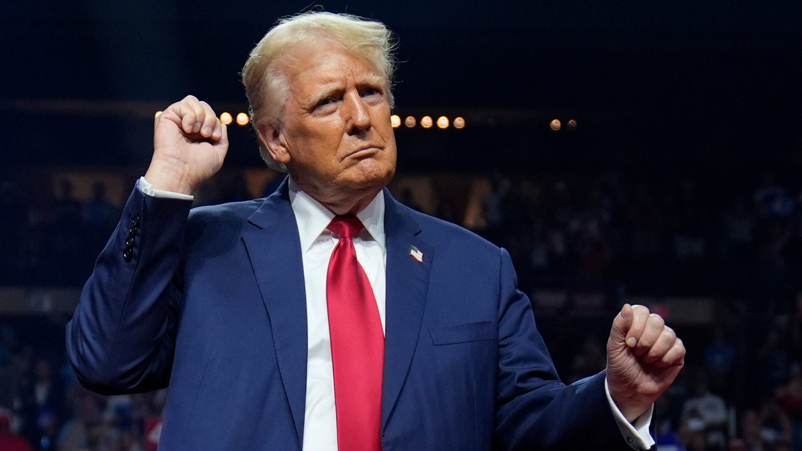 Trump a transformat o conferință într-o sesiune muzicală de 40 de minute. Incidentul reînvie dezbaterea despre capacitatea sa mentală