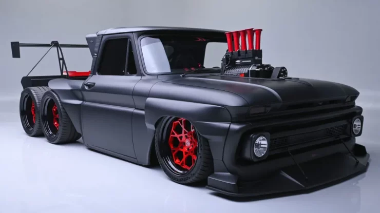 Un Chevrolet C10 din 1965 este mașina săptămânii. Modelul personalizat se vinde la evenimentul Scottsdale al lui Barrett-Jackson