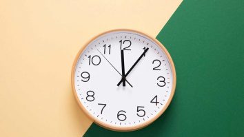 În weekend treci la ora de iarnă. În noaptea de sâmbătă spre duminică se dă ceasul înapoi cu o oră