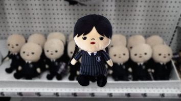 Jenna Ortega a cerut fanilor să nu strice păpușile inspirate de personajul său din „Wednesday”. Trendul a luat amploare pe TikTok