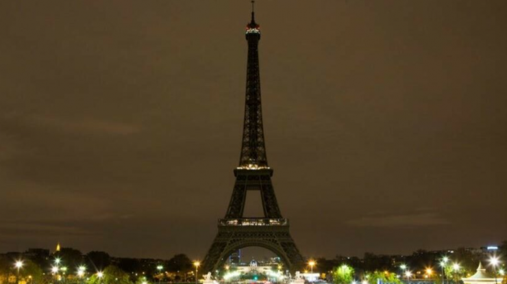 Luminile Turnului Eiffel au fost stinse, ca omagiu pentru victimele masacrului din 7 octombrie